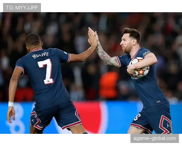 姆巴佩vs梅西同年龄数据对比：谁的成长速度更恐怖