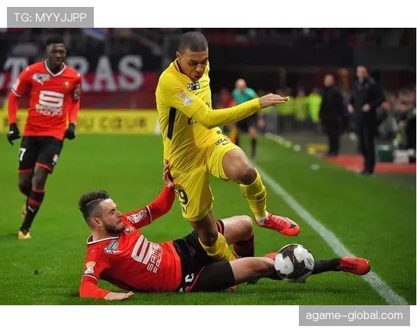 背后犯规为何常被直接红牌？规则如何界定危险动作